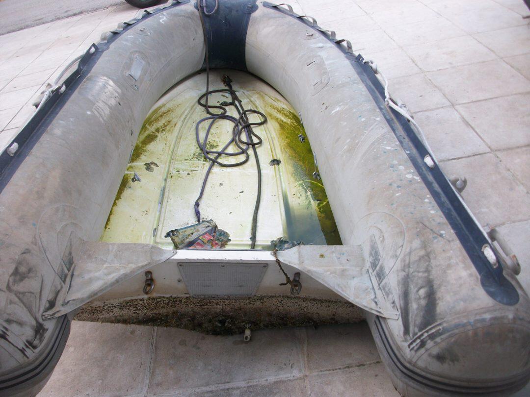 Καθαρισμός αεροθαλάμου και γάστρας σε φουσκωτό σκάφος Neptune